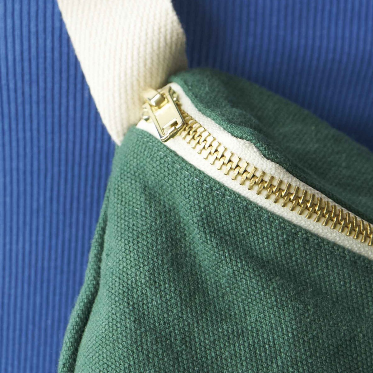 Gürteltasche IONA von VIVARAISE in Nori
