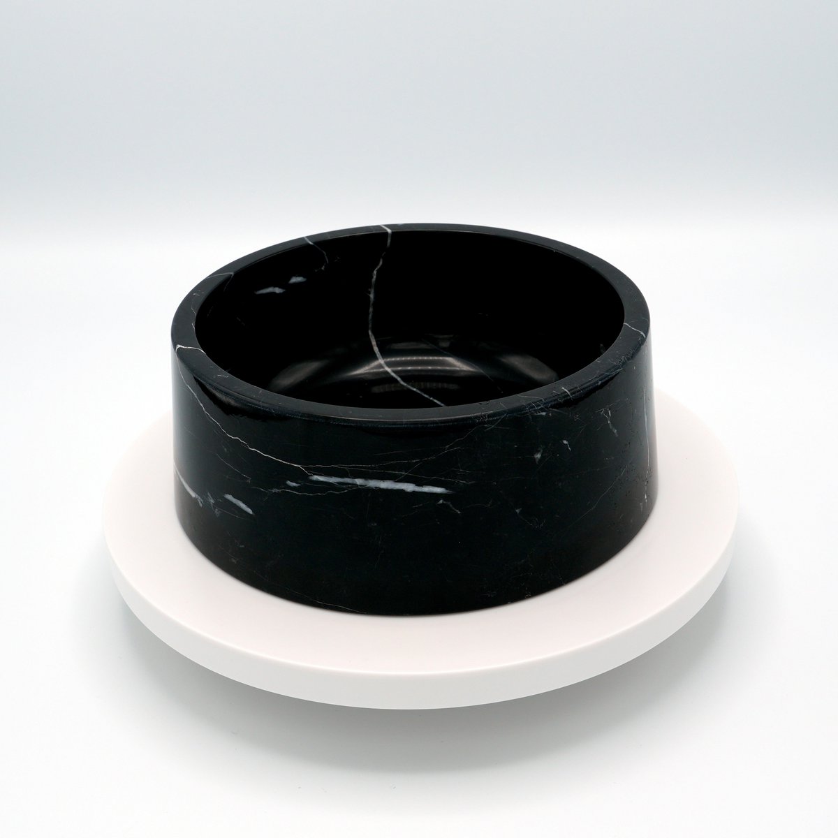 Hundenapf aus Marmor in Nero Marquina von Studio Animaux