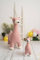 Gehäkeltes Stofftier Reh in Rosa von Crochetts – Ansicht 5