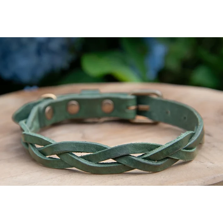 Geflochtenes Lederhalsband TWISTED in Grün von Cooper &amp; Quint