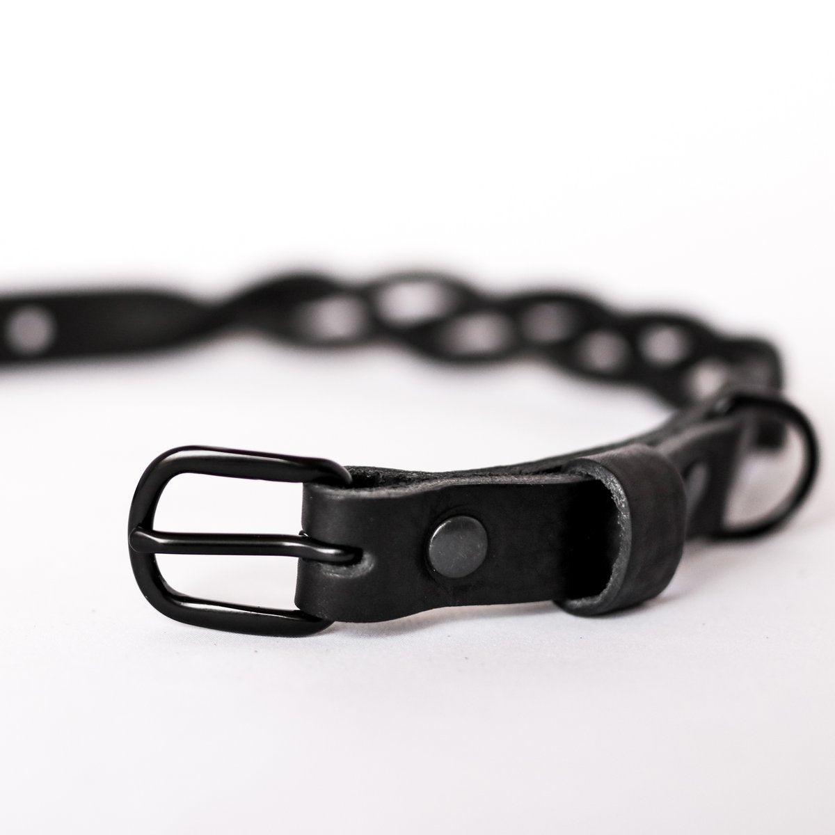 Geflochtenes Lederhalsband TWISTED in Schwarz von Cooper &amp; Quint