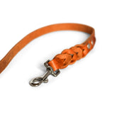 Geflochtene Lederleine TWISTED in Cognac von Cooper & Quint