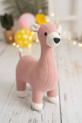 Gehäkeltes Stofftier Reh in Rosa von Crochetts – Ansicht 2