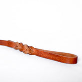 Geflochtene Lederleine TWISTED in Cognac von Cooper & Quint
