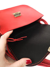 Satteltasche aus Leder in Rot – Ansicht 9