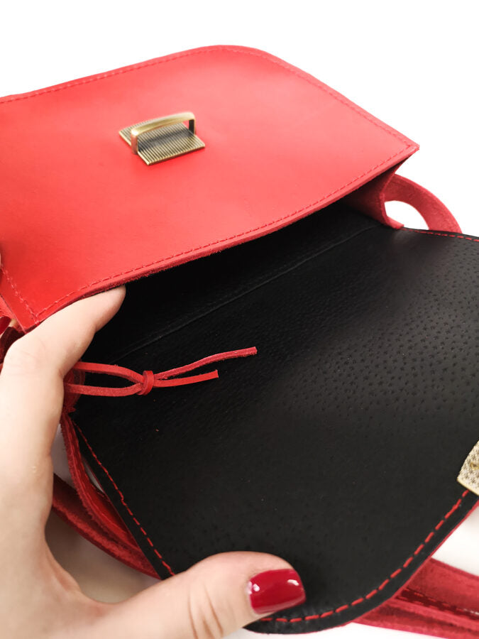 Satteltasche aus Leder in Rot – Ansicht 9