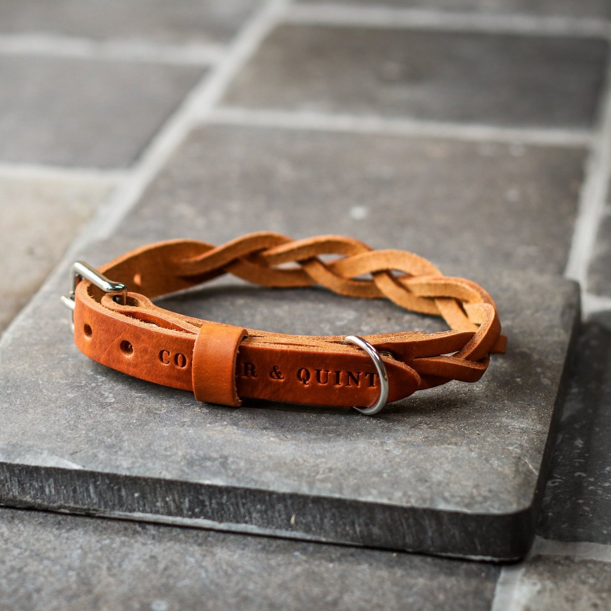 Geflochtenes Lederhalsband TWISTED in Cognac von Cooper &amp; Quint