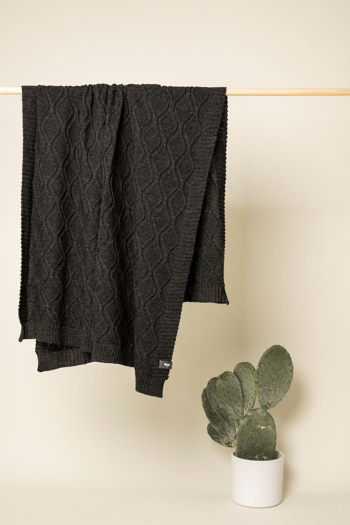 Woolish Merino-Decke Royal Anthrazit